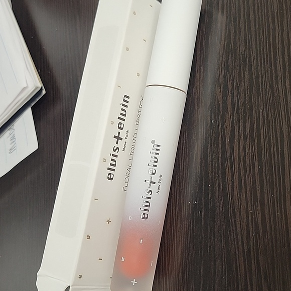 Elvis + Elvin Floral Liquid Lipstick 340 Brick Red New In Box - Picture 4 of 5